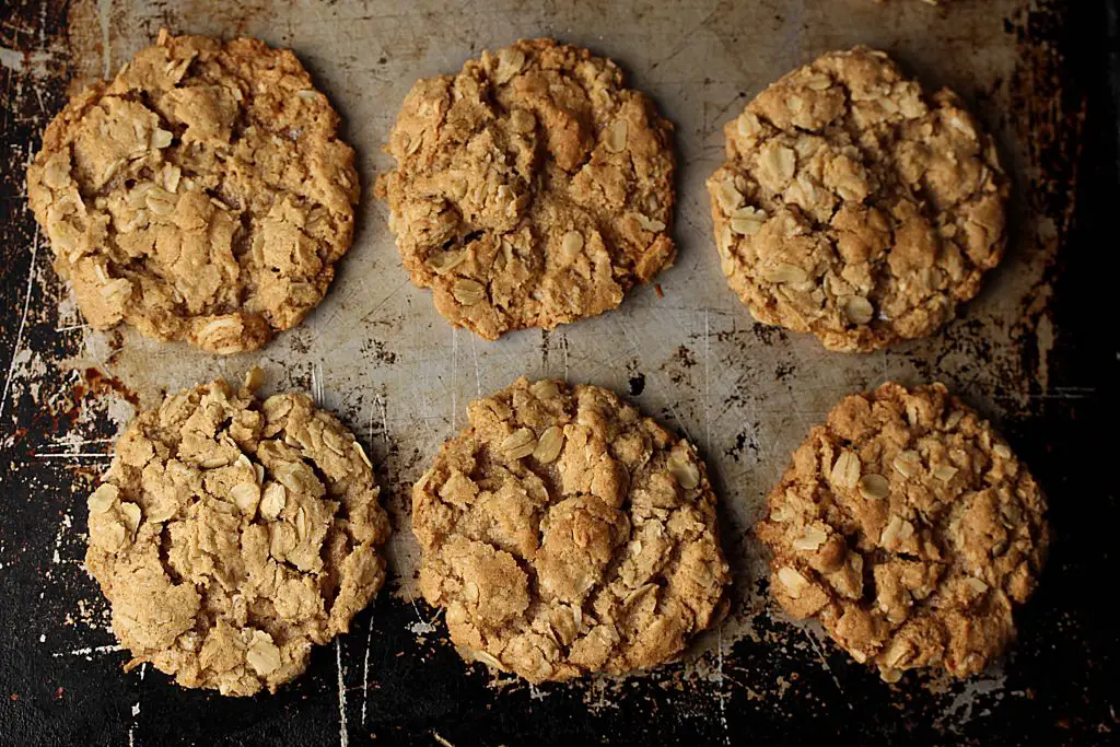 crispy-maple-oatmeal-cookies