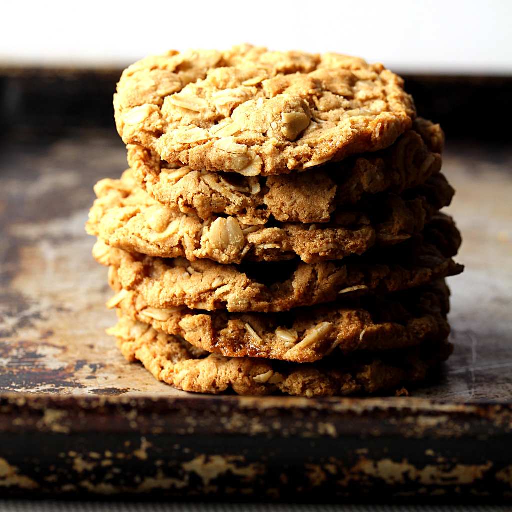 crispy-maple-oatmeal-cookies