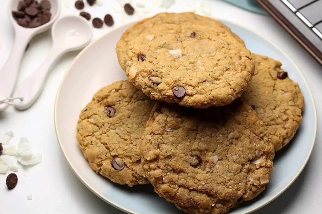 Jumbo-Vegan-Gluten-Free-Cookies-Chocolate-Oats-Coconut