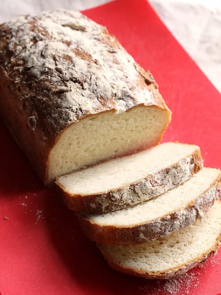 gluten-free sandwich bread sliced