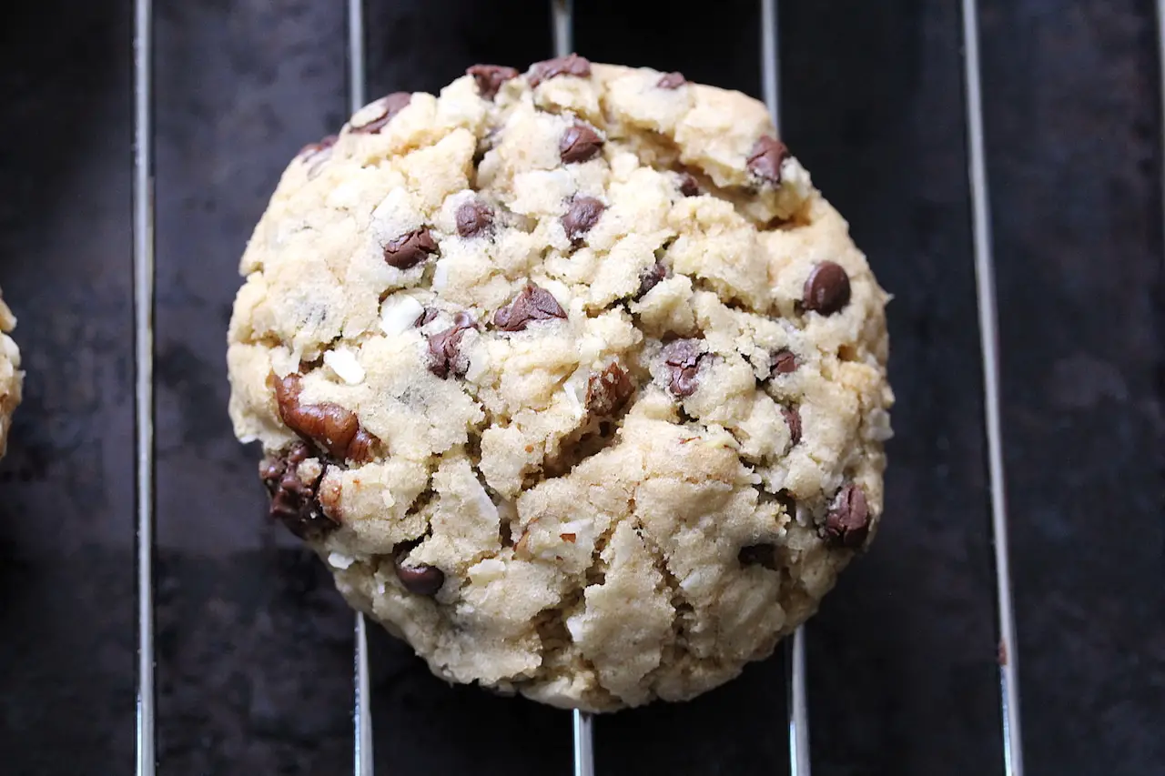 Close up of a cookie on a cooling rack.